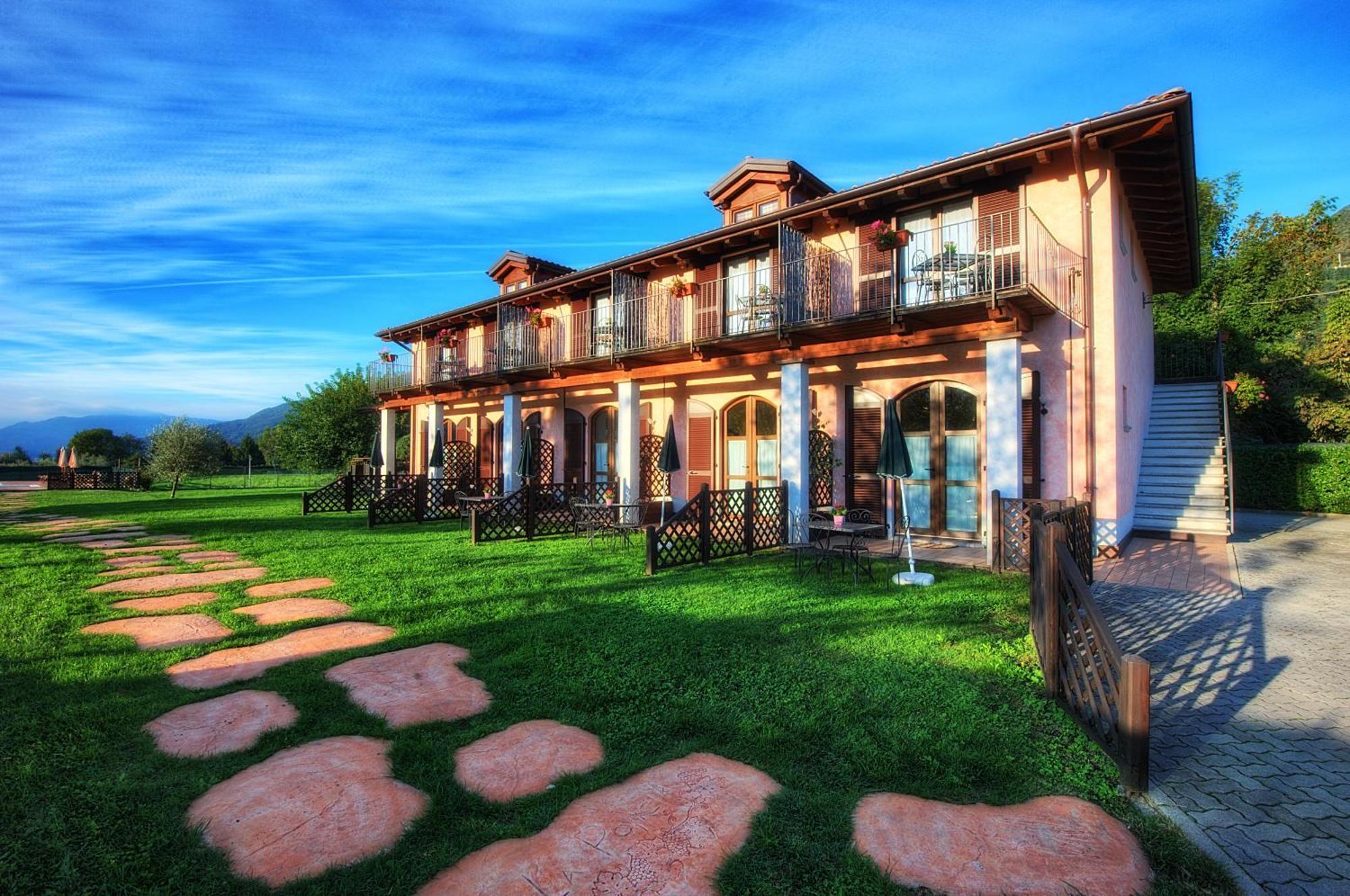Agriturismo Alla Poncia Gravedona Exteriör bild