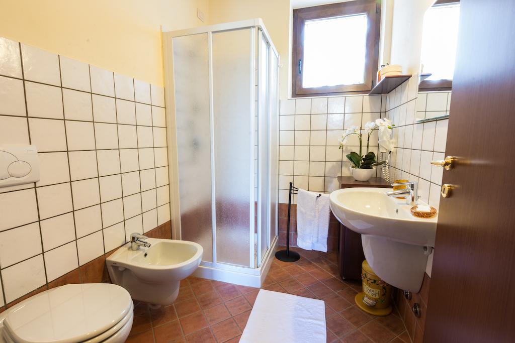 Agriturismo Alla Poncia Gravedona Rum bild