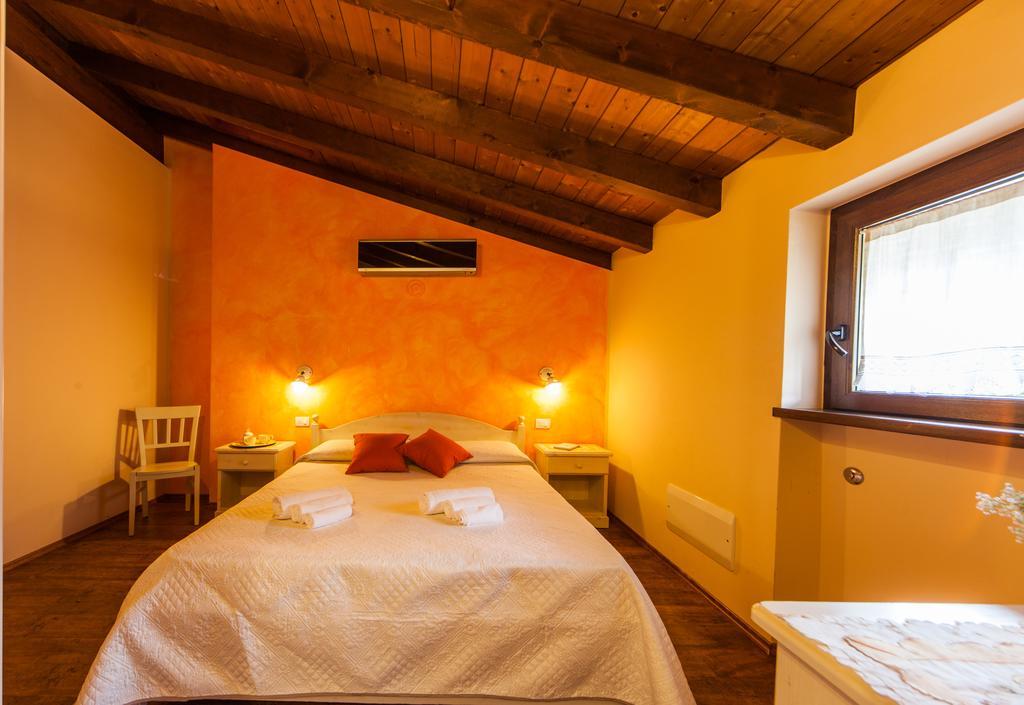 Agriturismo Alla Poncia Gravedona Exteriör bild